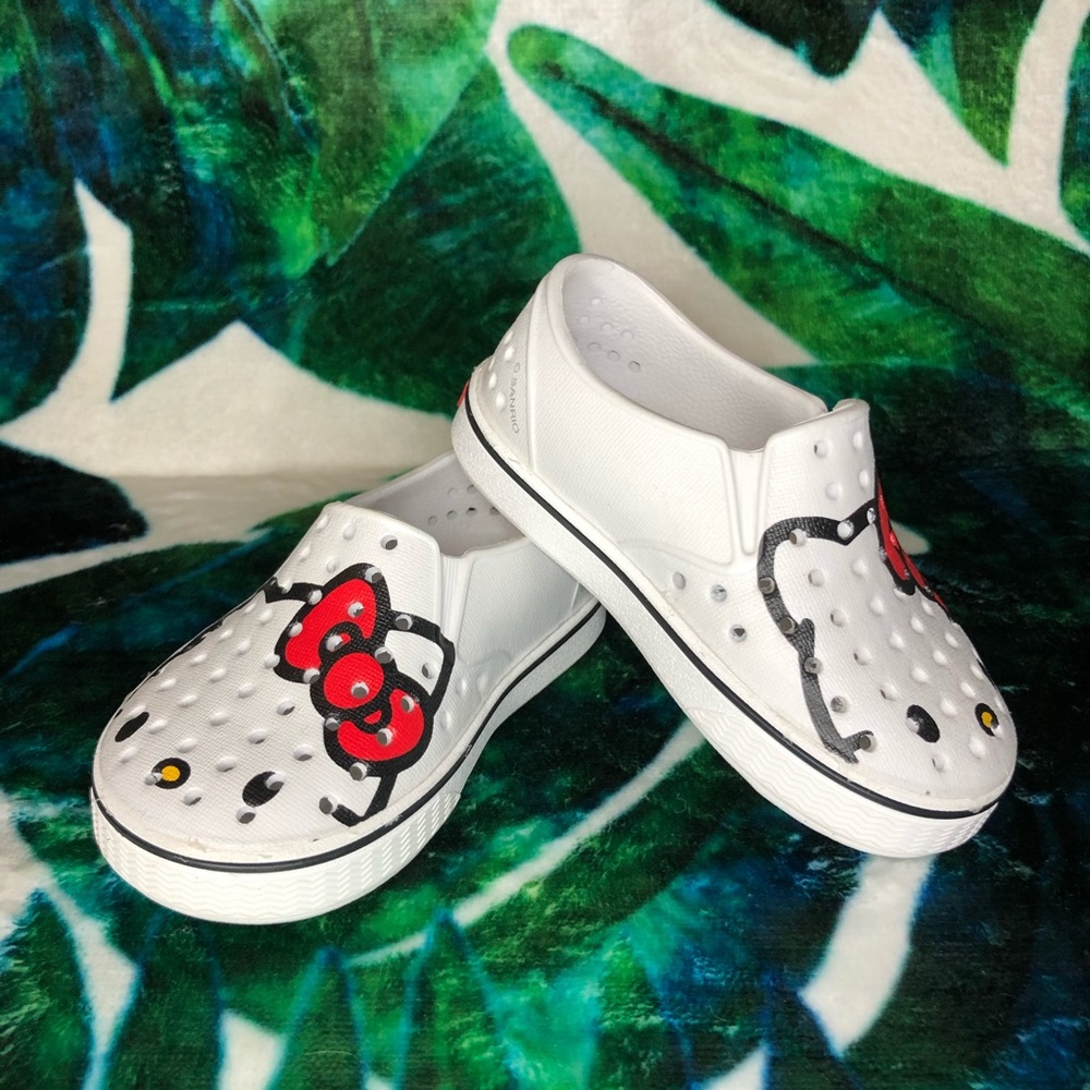 Hello Kitty x Native Shoes